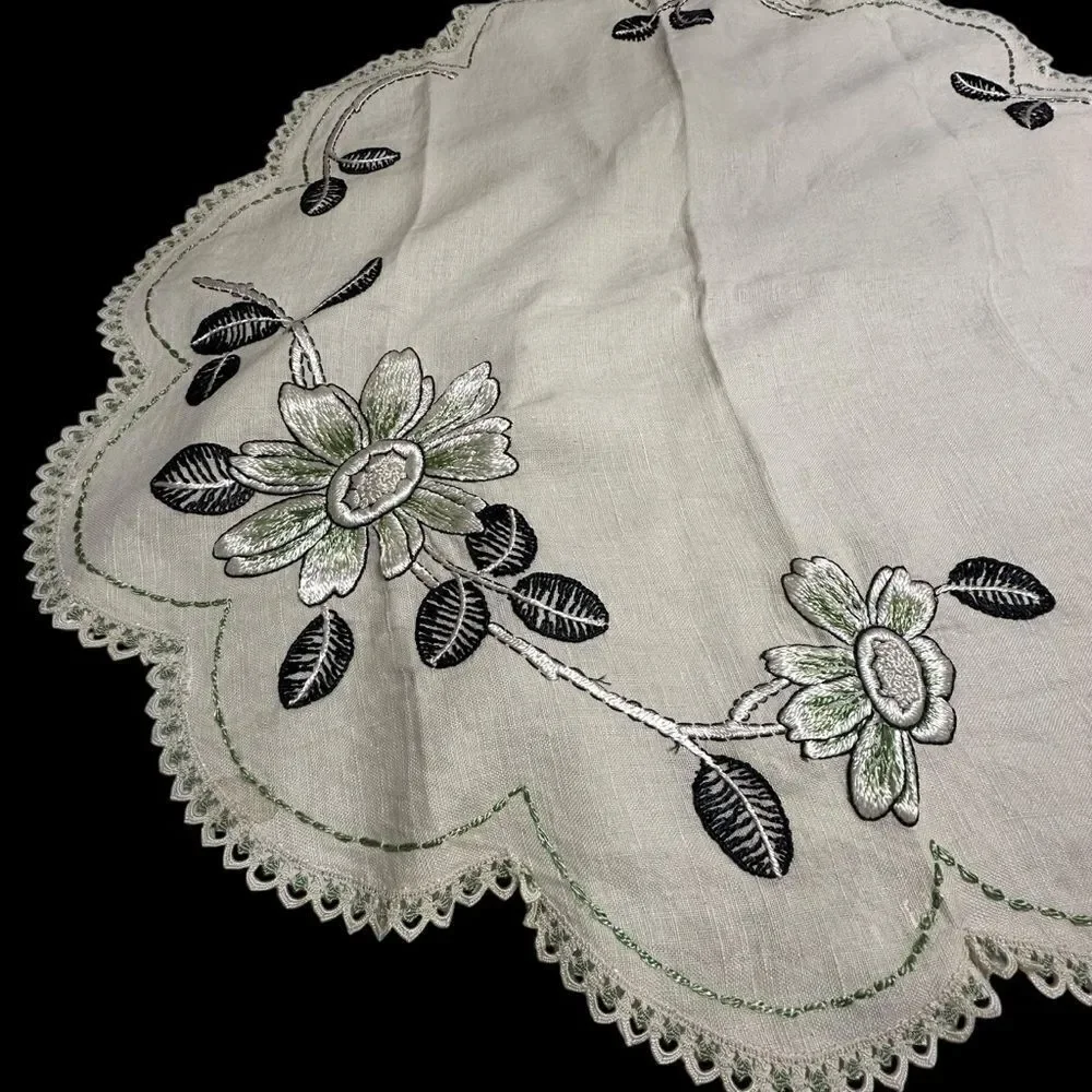 Vintage 50s/60s Round Creamy white Linen tablecloth with green floral embroidery
